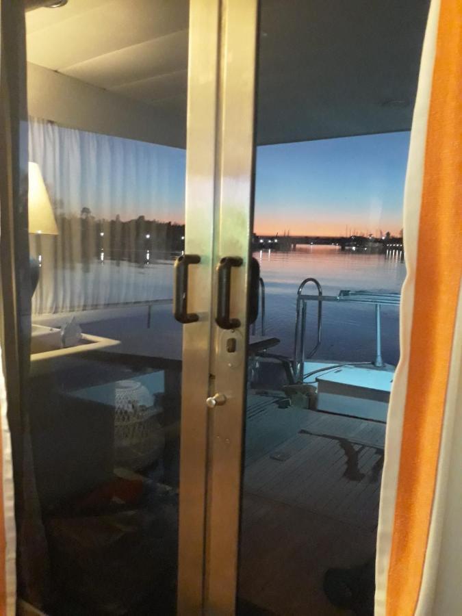 Отель Boat And Breakfast Fiumicino - Roma Остия-Антика Экстерьер фото
