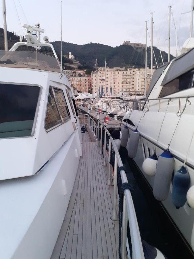 Отель Boat And Breakfast Fiumicino - Roma Остия-Антика Экстерьер фото