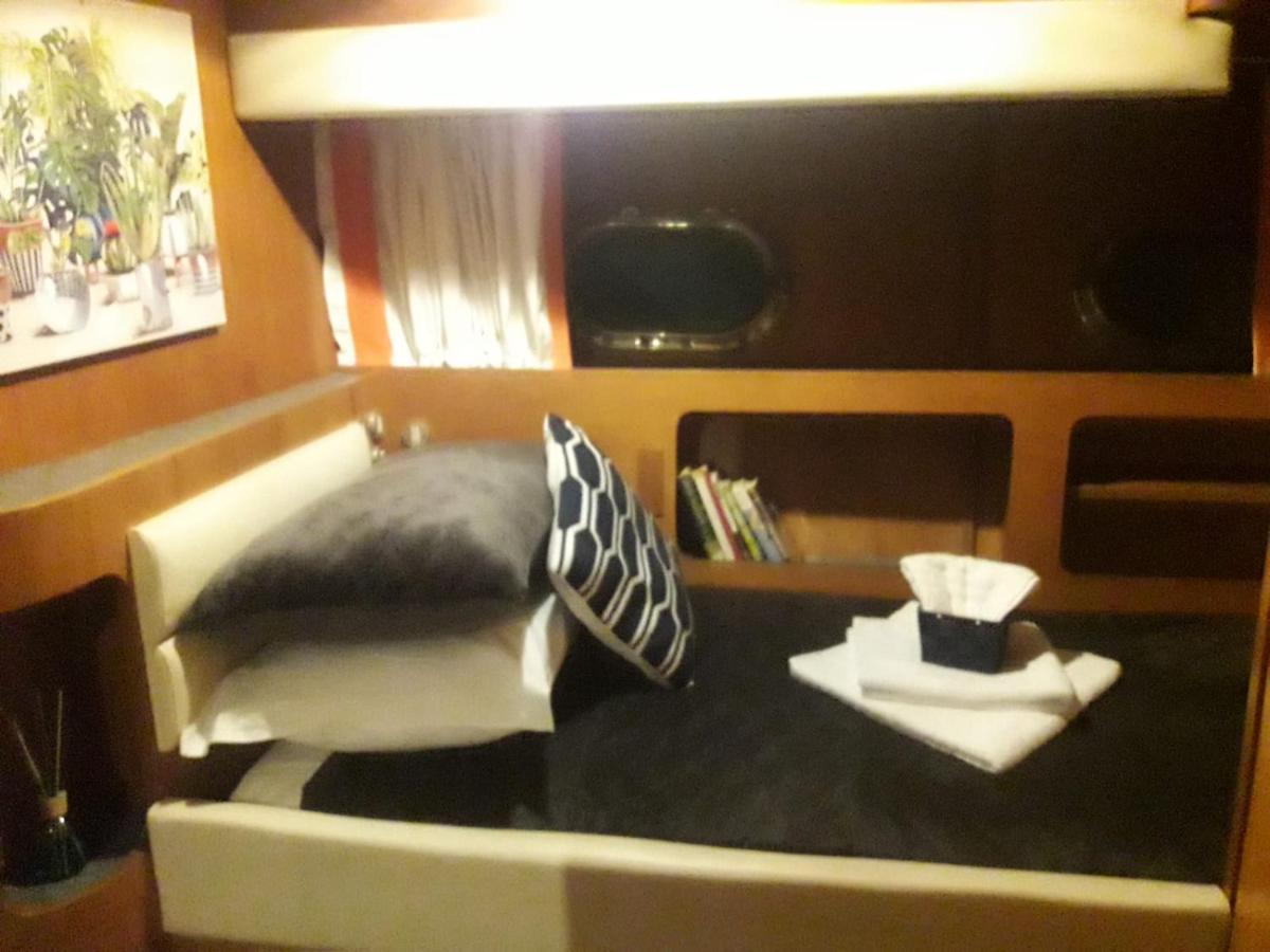 Отель Boat And Breakfast Fiumicino - Roma Остия-Антика Экстерьер фото